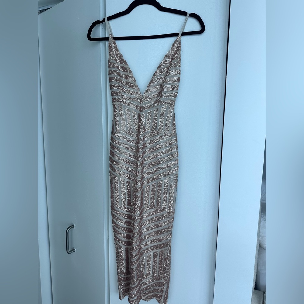 Nookie Shimmering Sequin Midi Dress in Rose Gold